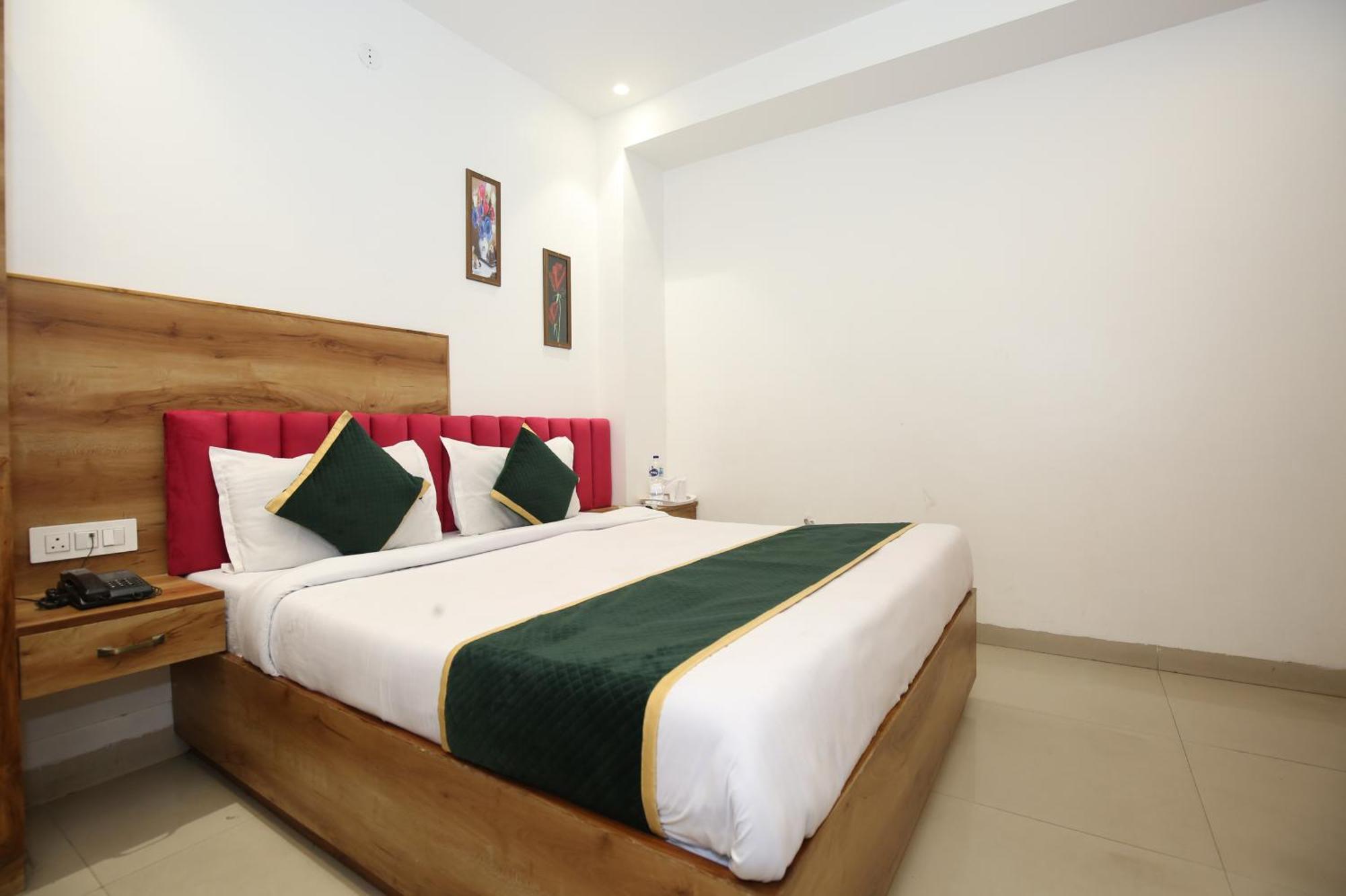 Hotel Rv Regency 阿姆利则 外观 照片