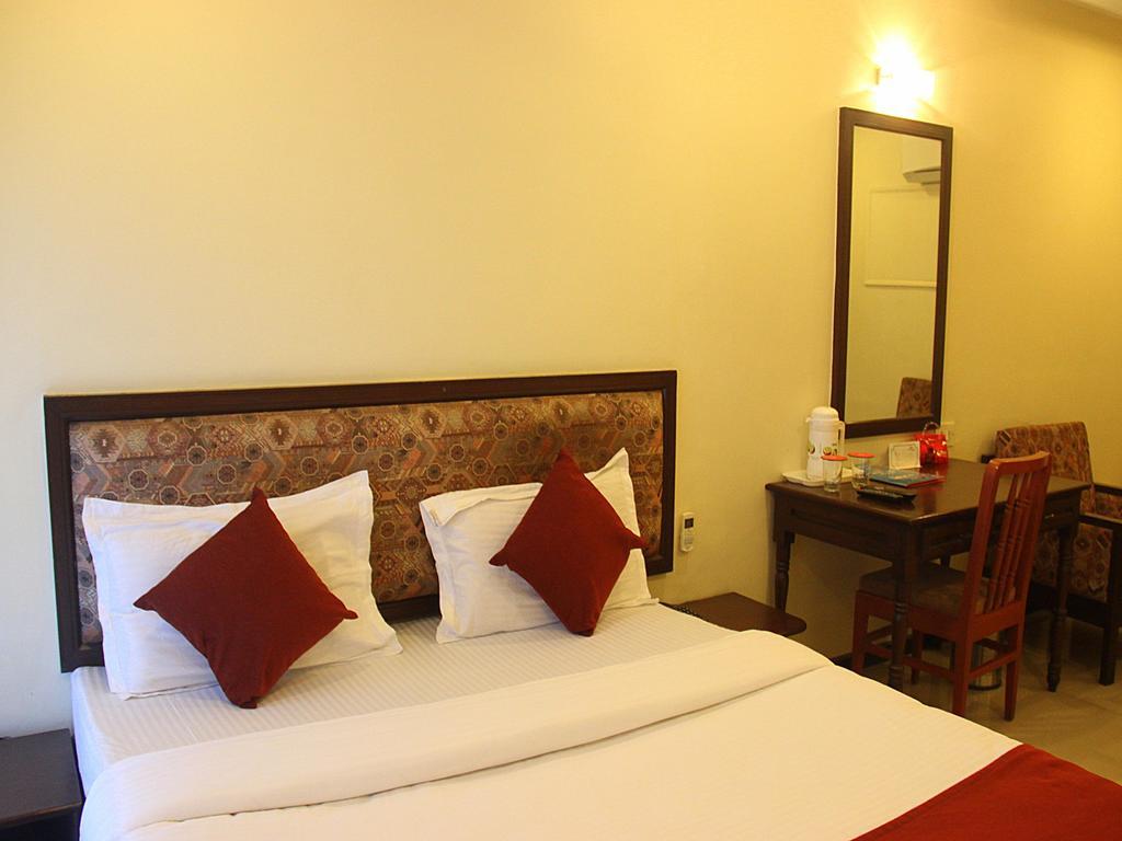 Hotel Rv Regency 阿姆利则 外观 照片